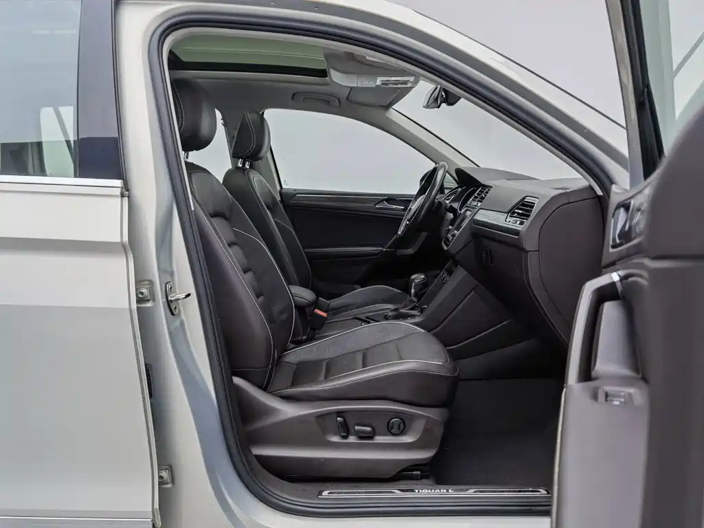 Volkswagen Tiguan L 2018 — фото 23