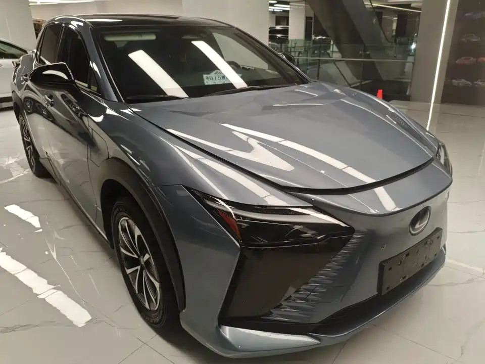 Lexus RZ 2023