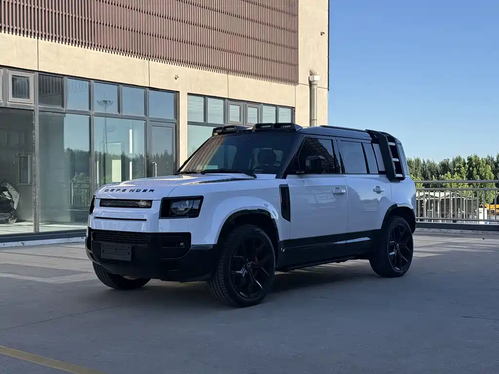 Land Rover Defender 2025