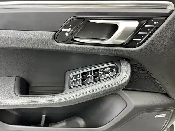 Porsche Macan 2020
