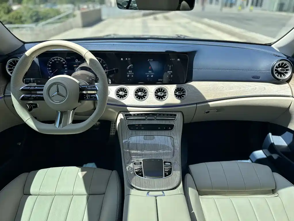 Mercedes-Benz E-Class 2023 — фото 8