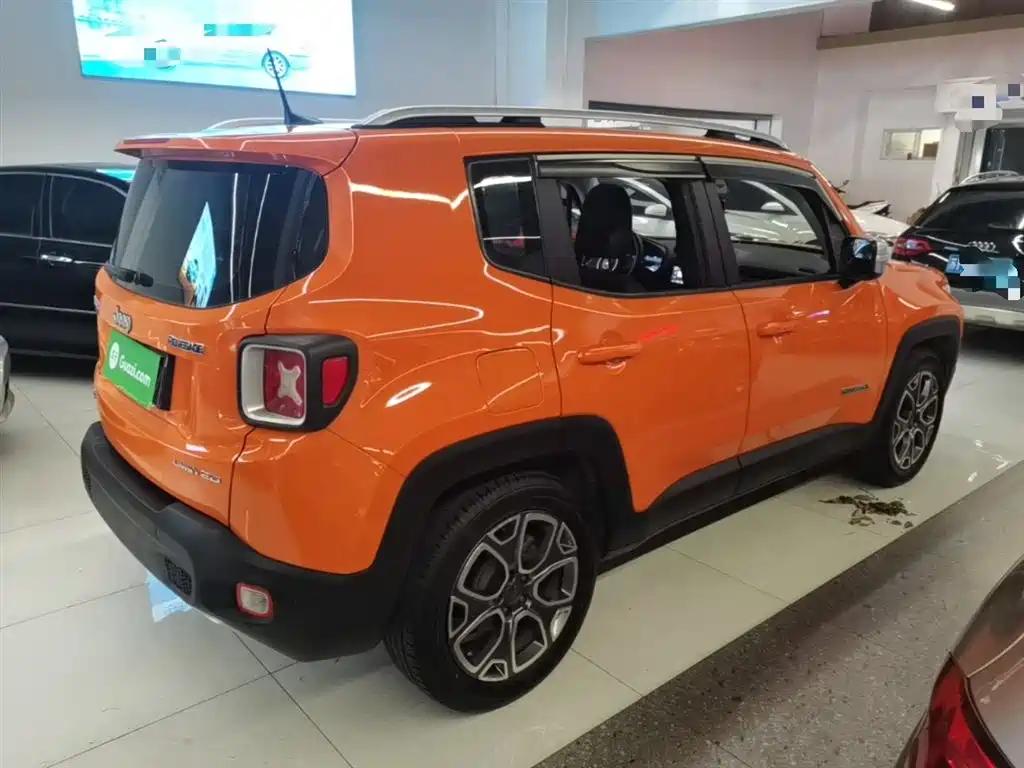 Jeep Renegade 2017 — фото 7