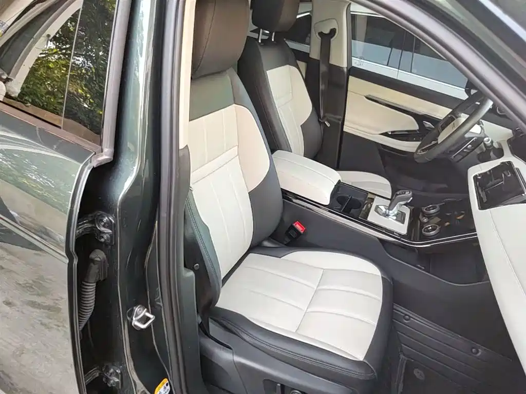 Land Rover Evoque 2022 — фото 25
