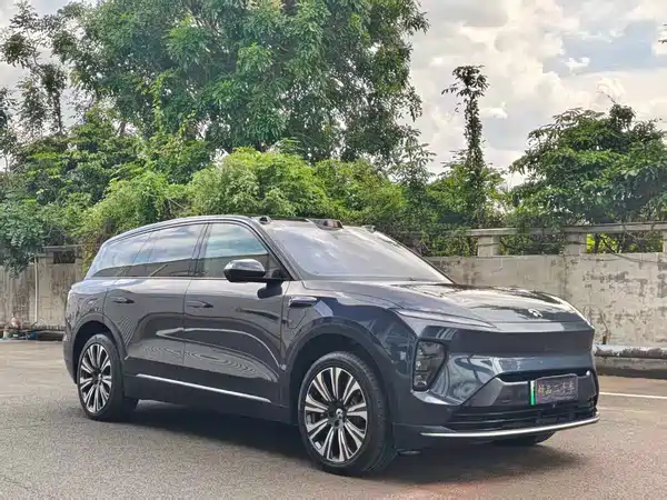 NIO ES8 2023