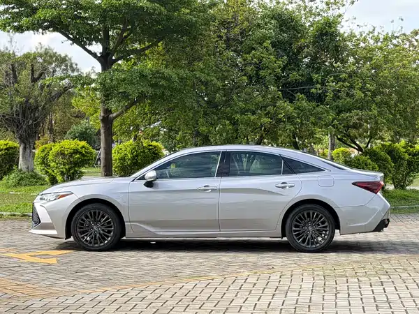 Toyota Avalon 2022