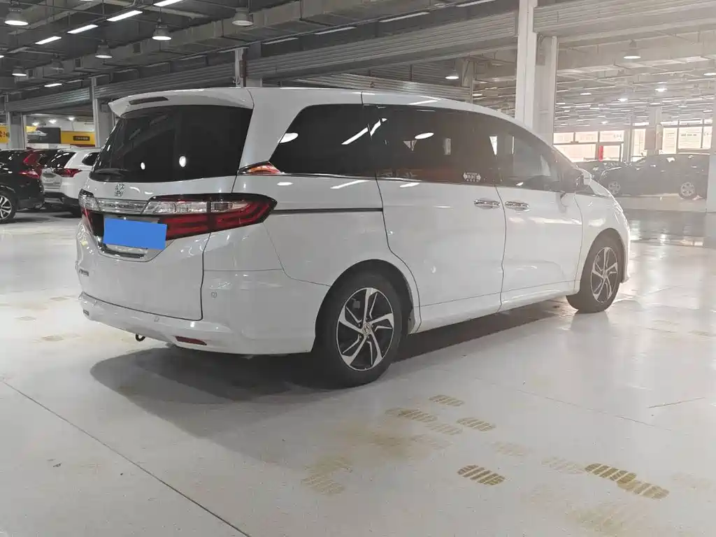Honda Odyssey 2018 — фото 4