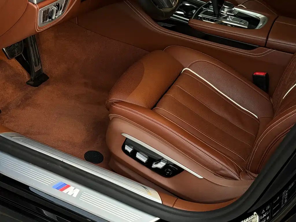 BMW 7 Series 2018 — фото 15