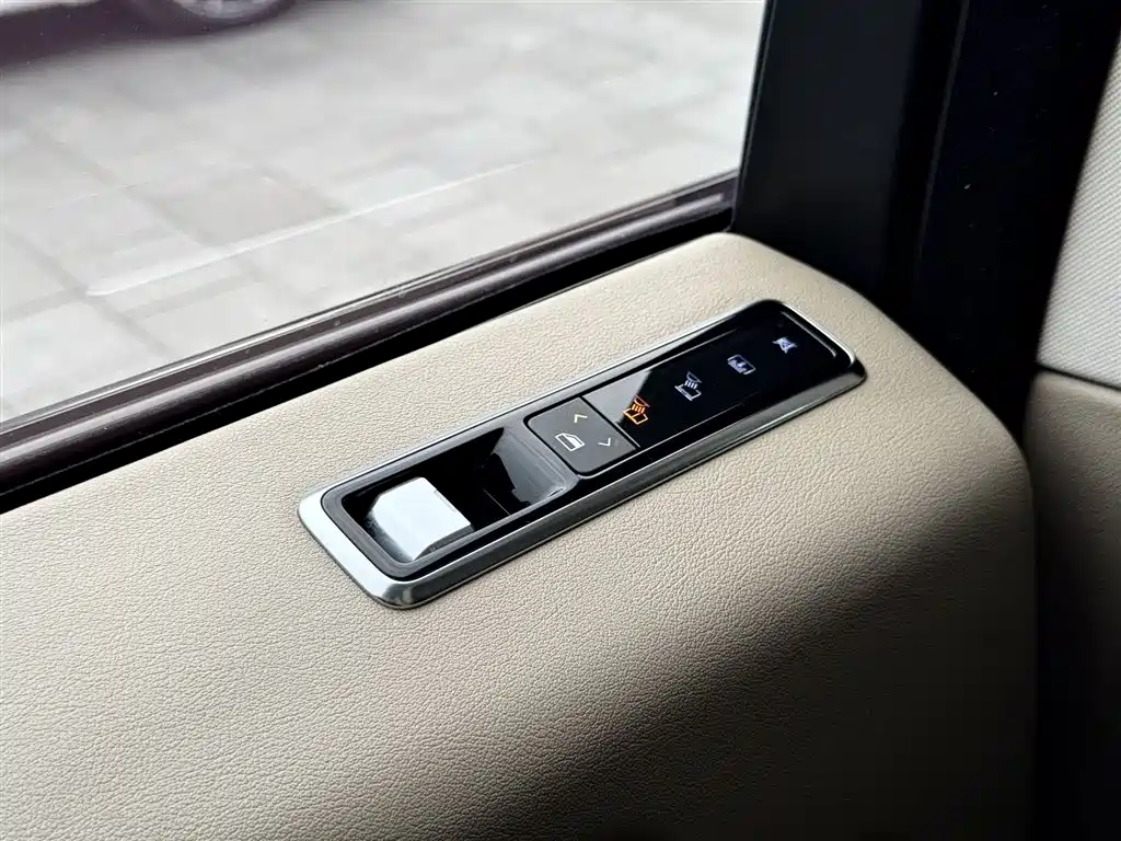 Land Rover Range Rover 2018 — фото 16
