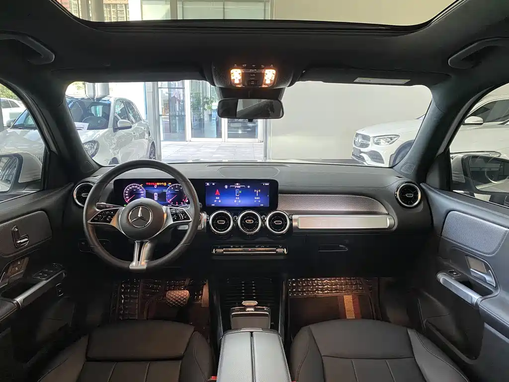 Mercedes-Benz GLB 2023