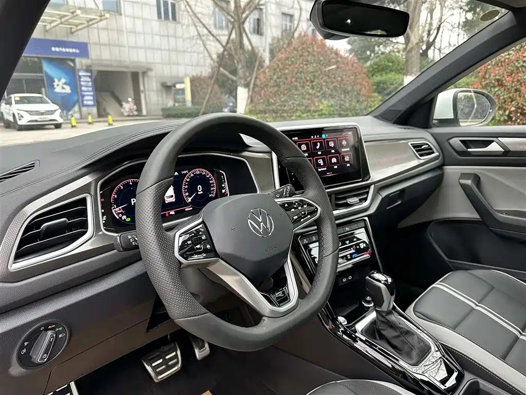 Volkswagen T-Roc 2025 — фото 8