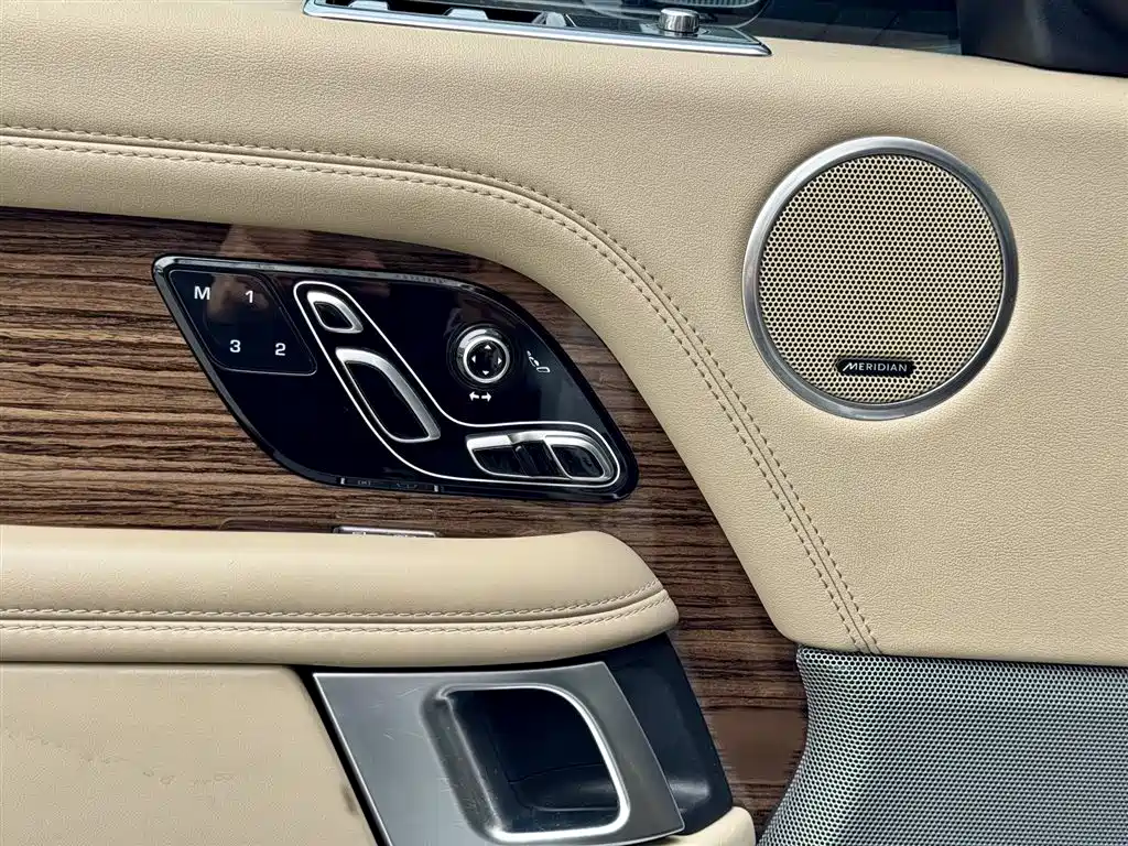 Land Rover Range Rover 2018 — фото 20