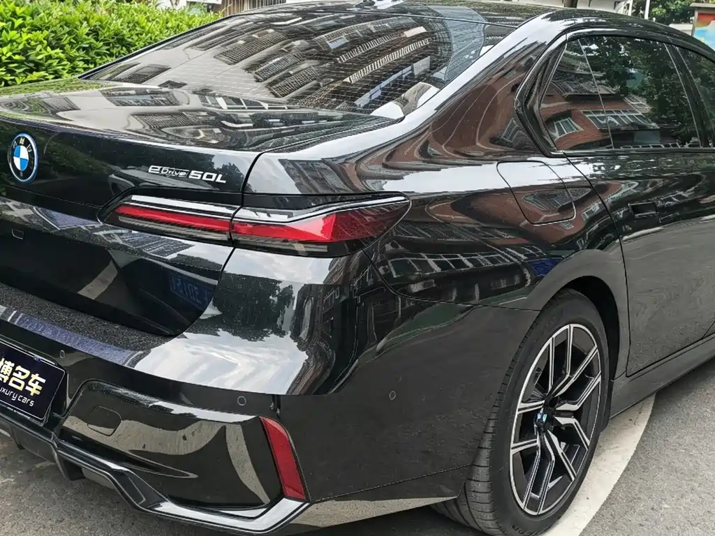 BMW i7 2024 — фото 3