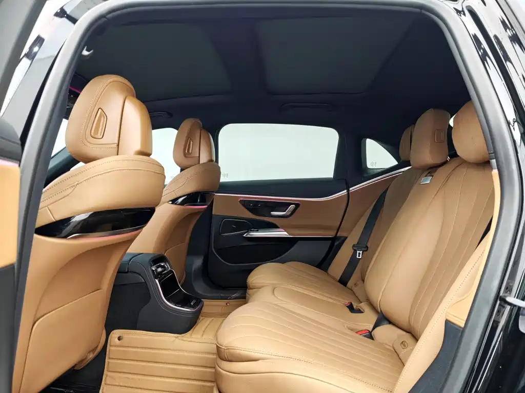 Mercedes-Benz E-Class 2024