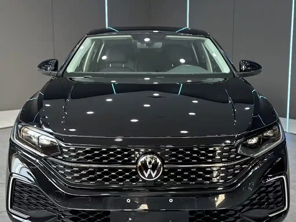 Volkswagen Passat 2024