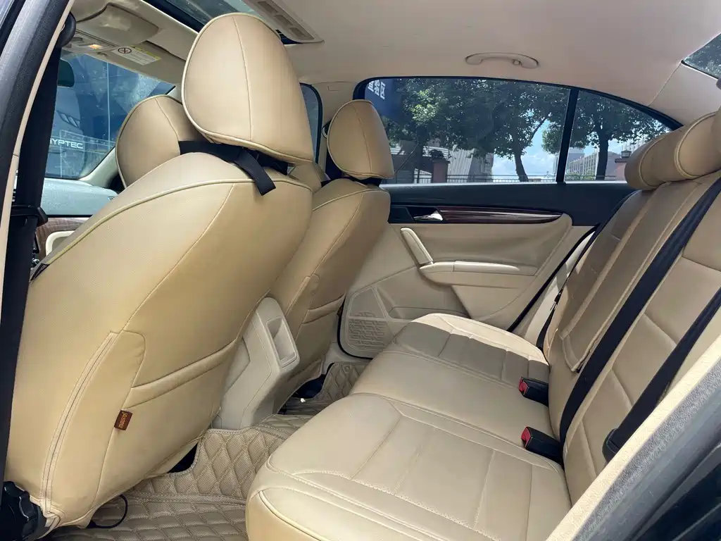 Volkswagen Lavida 2015