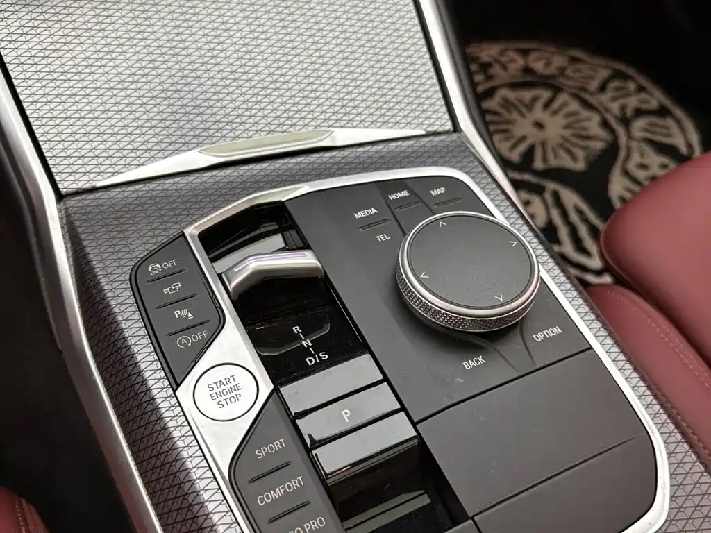 BMW 3 Series 2024 — фото 16
