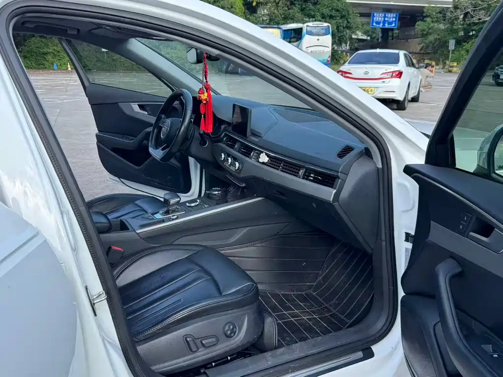 Audi A4L 2018