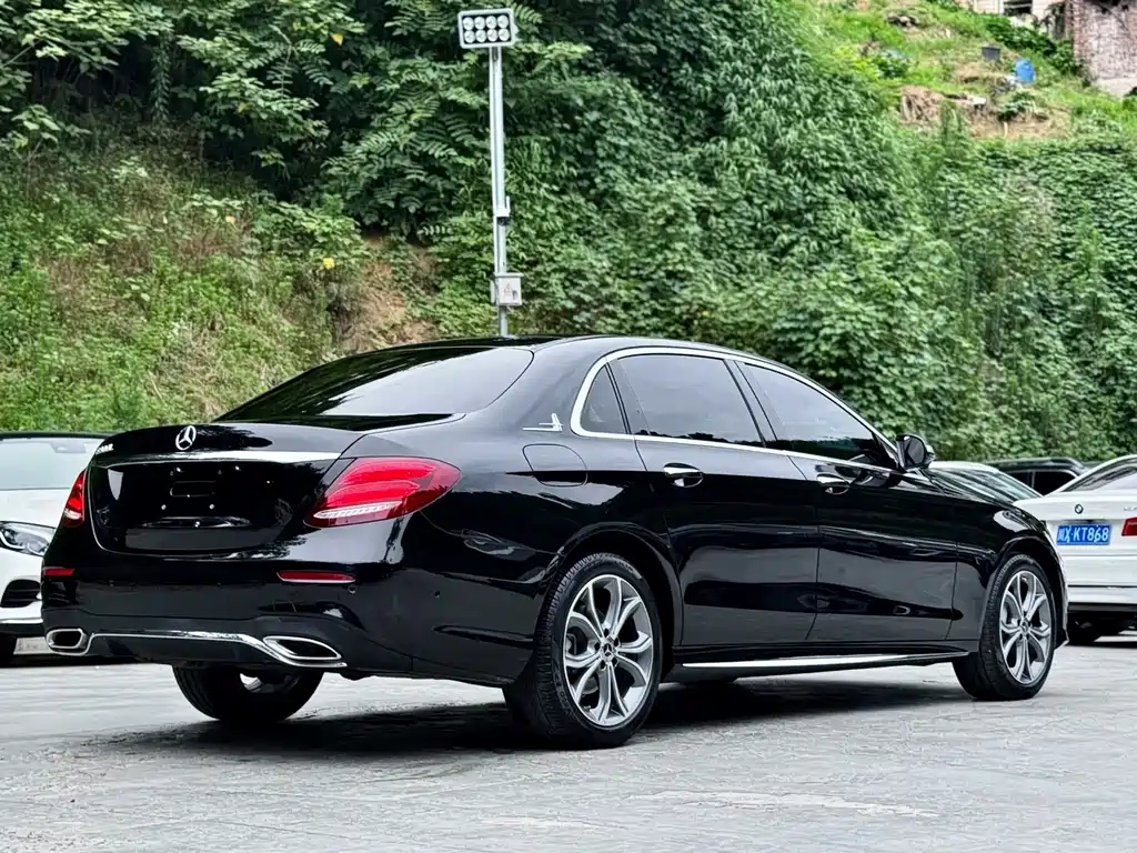 Mercedes-Benz E-Class 2020 — фото 11