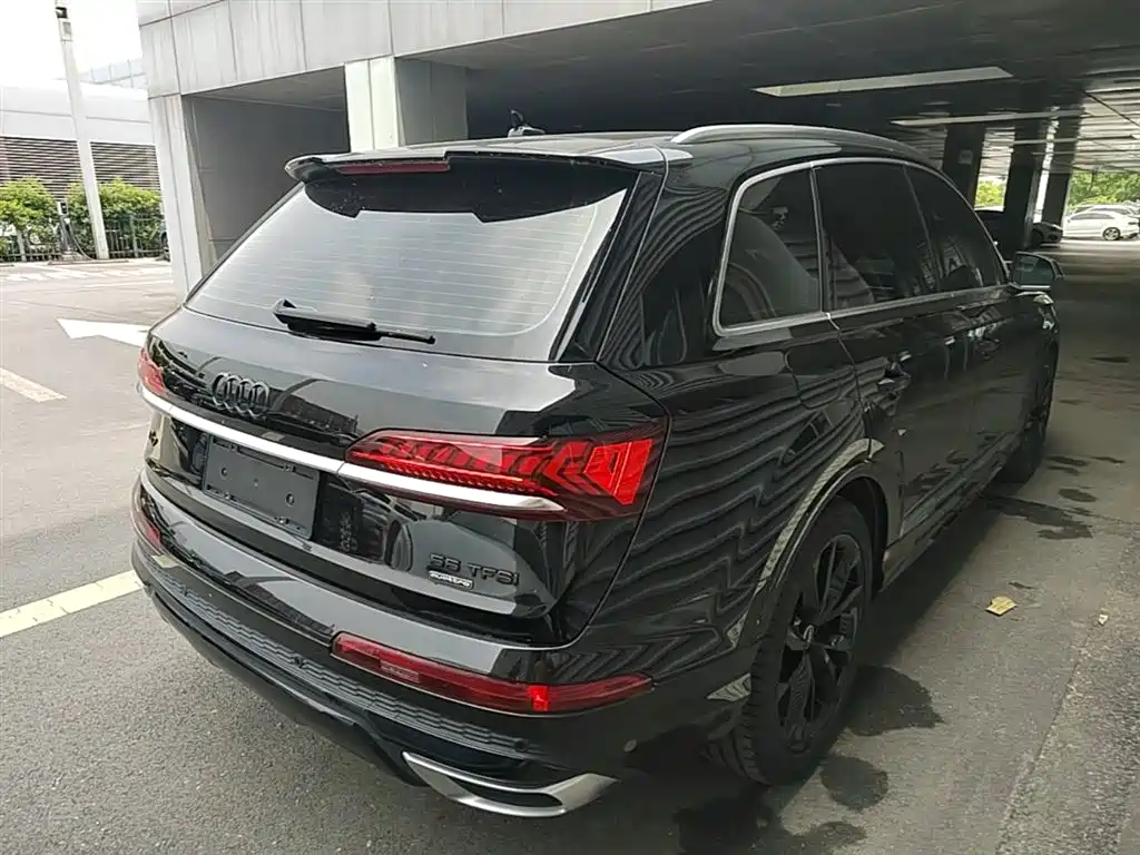 Audi Q7 2023 — фото 12