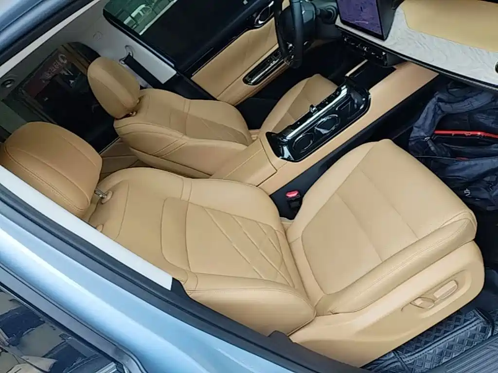 GAC Trumpchi E8 PHEV 2024 — фото 4