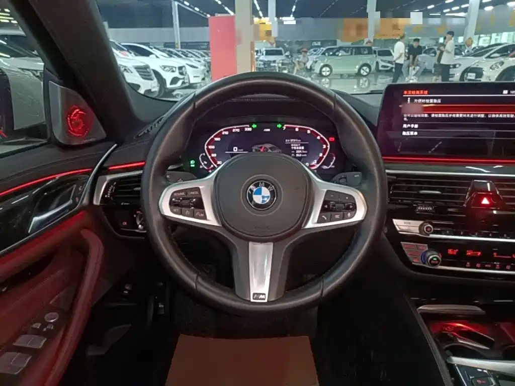 BMW 5 Series 2021 — фото 11