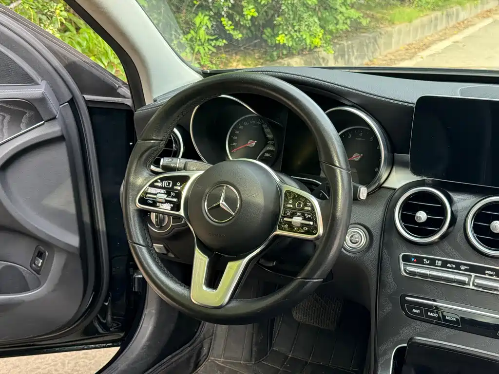 Mercedes-Benz C-Class 2019 — фото 9