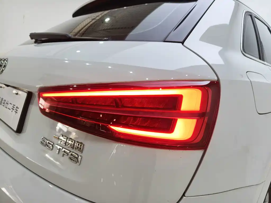 Audi Q3 2016 — фото 13