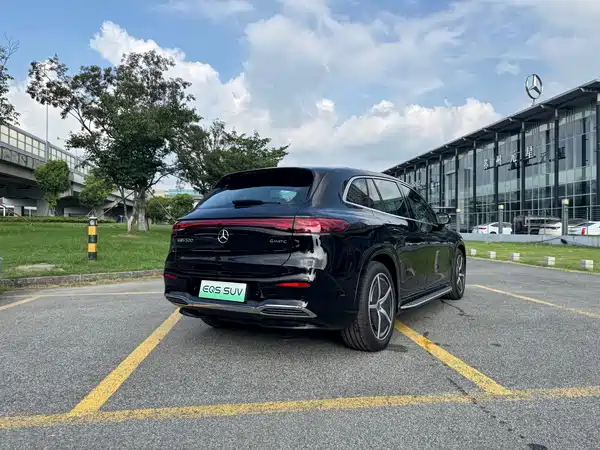 Mercedes-Benz EQS SUV 2026