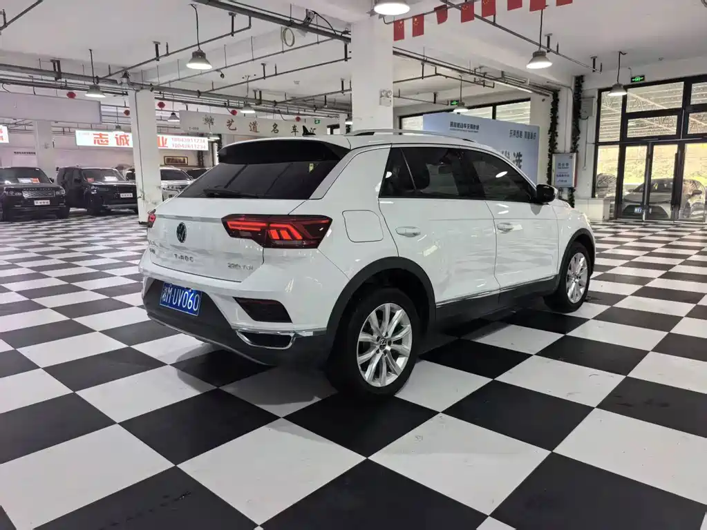Volkswagen T-Roc 2022 — фото 9