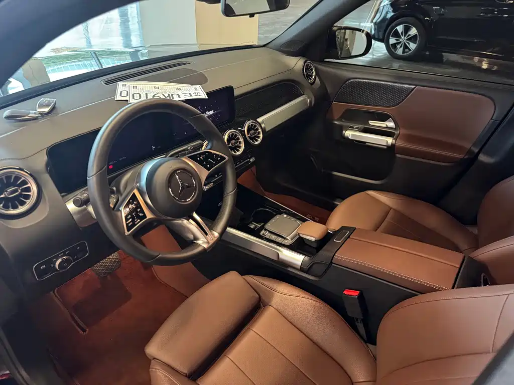 Mercedes-Benz GLB 2024