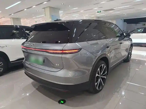 NIO ES8 2024