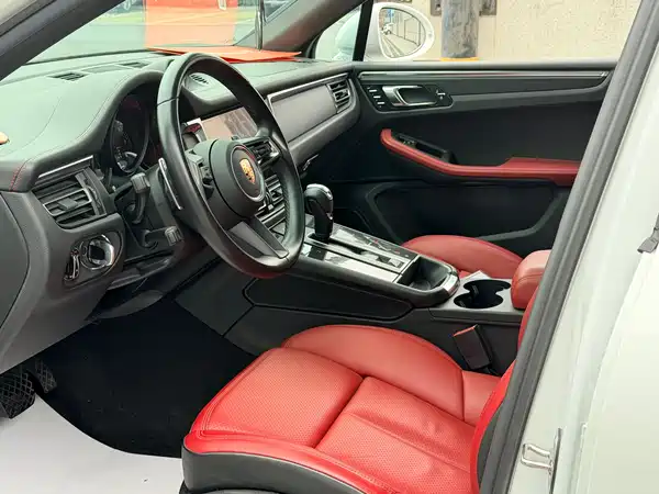 Porsche Macan 2023