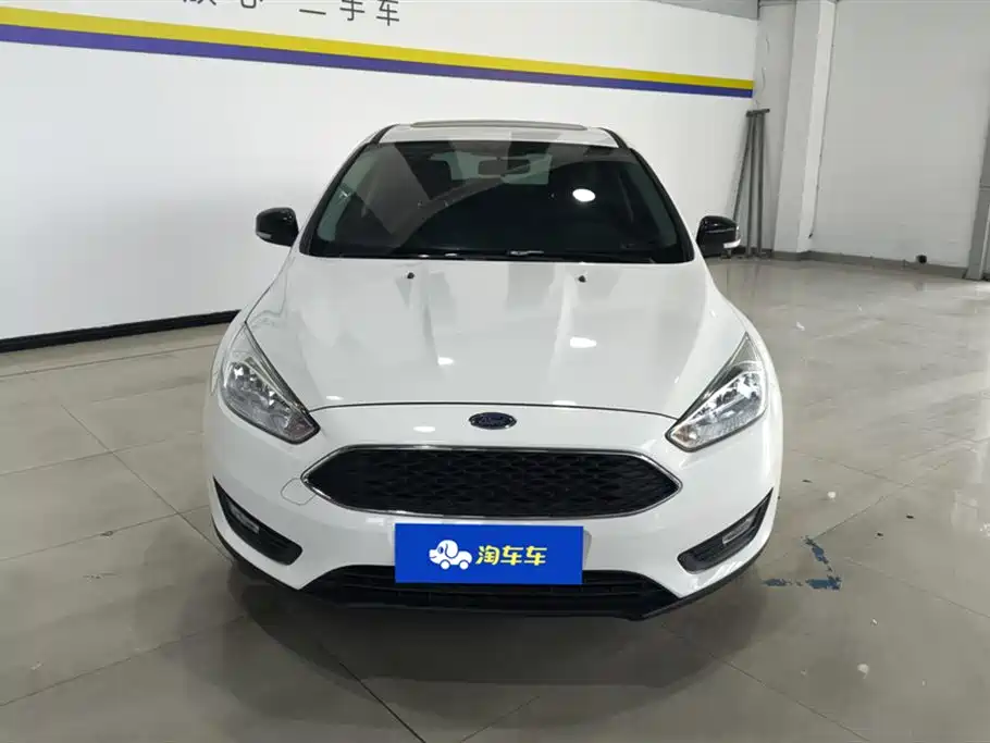 Ford Focus 2018 — фото 2