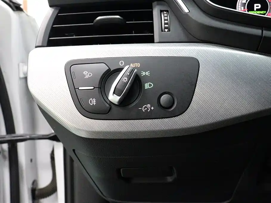 Audi A4 2022 — фото 20