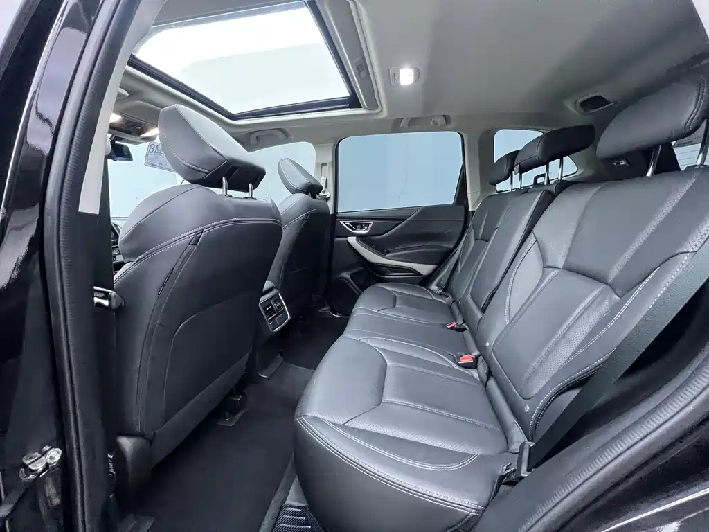 Subaru Forester 2022 — фото 14