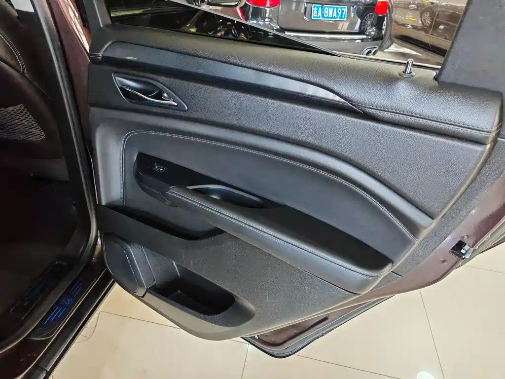 Cadillac SRX 2015 — фото 20