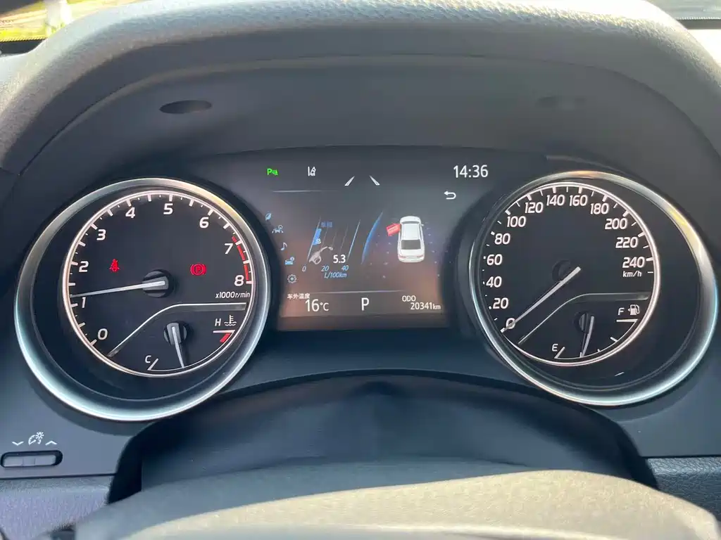 Toyota Camry 2023 — фото 15