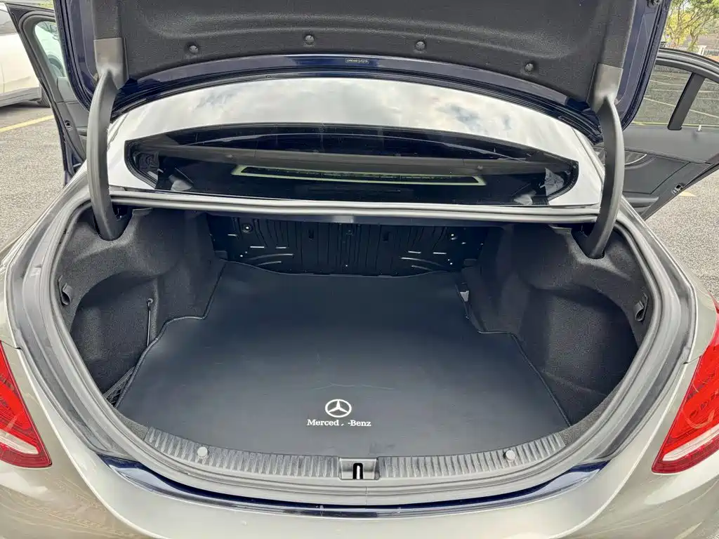 Mercedes-Benz C-Class 2018 — фото 16