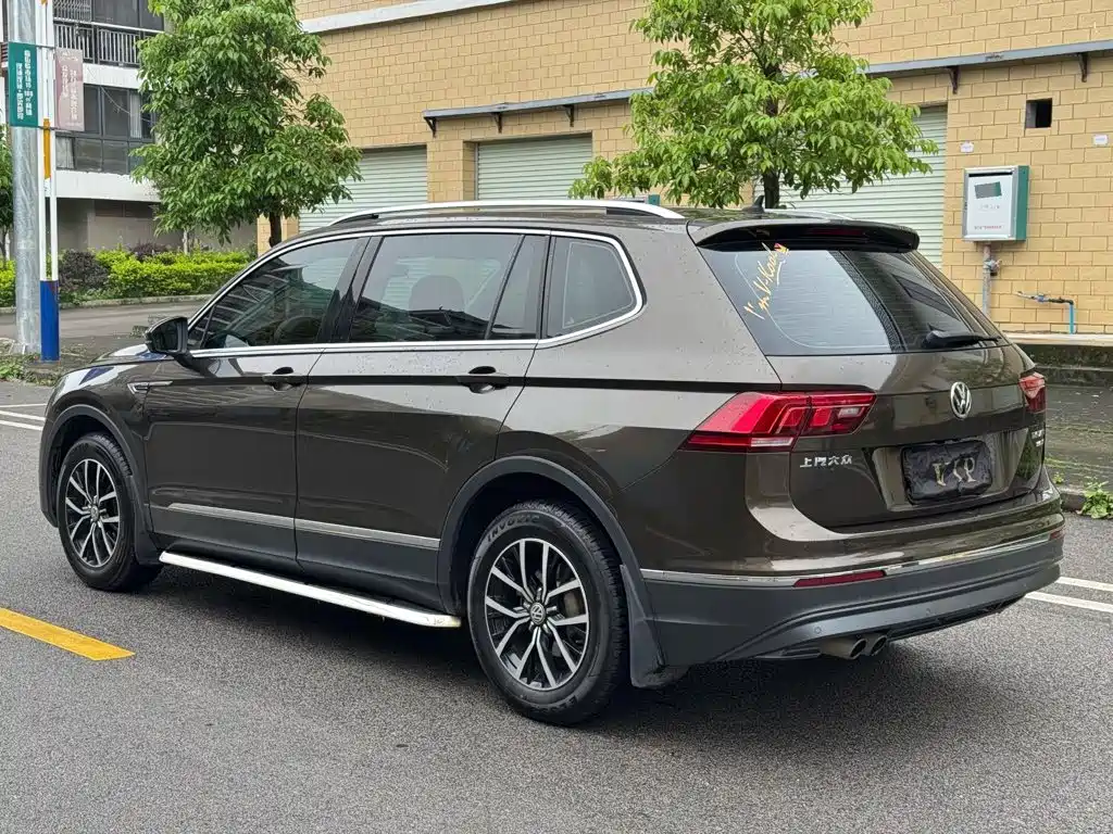 Volkswagen Tiguan L 2017 — фото 8