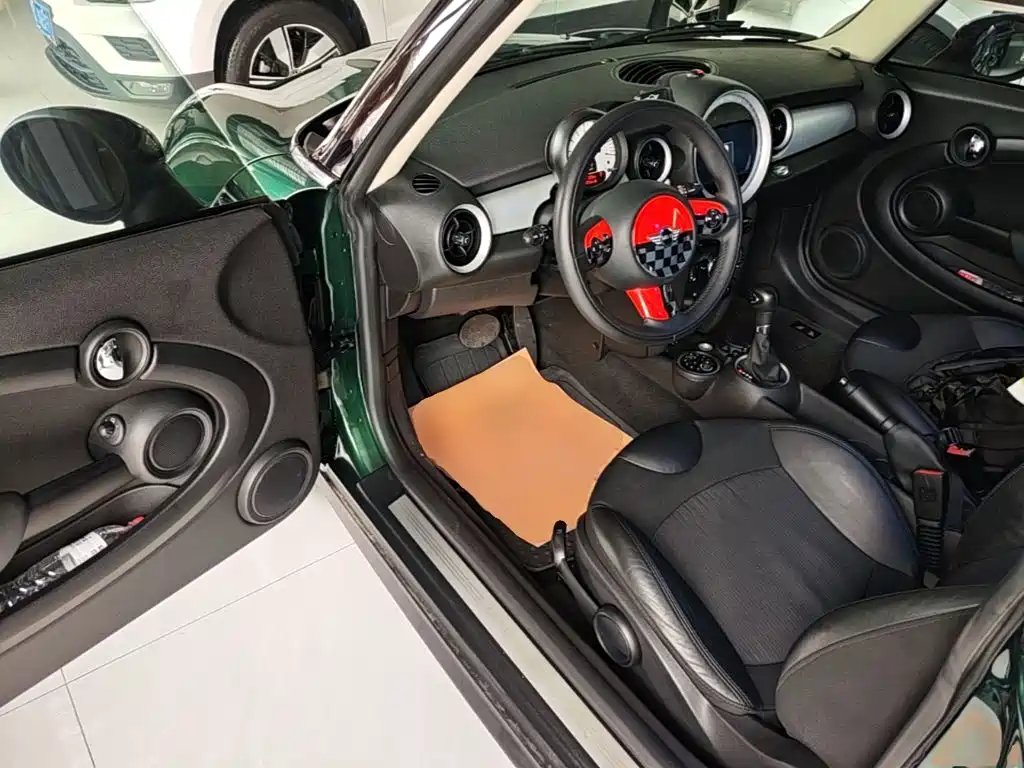 MINI Clubman 2015 — фото 16