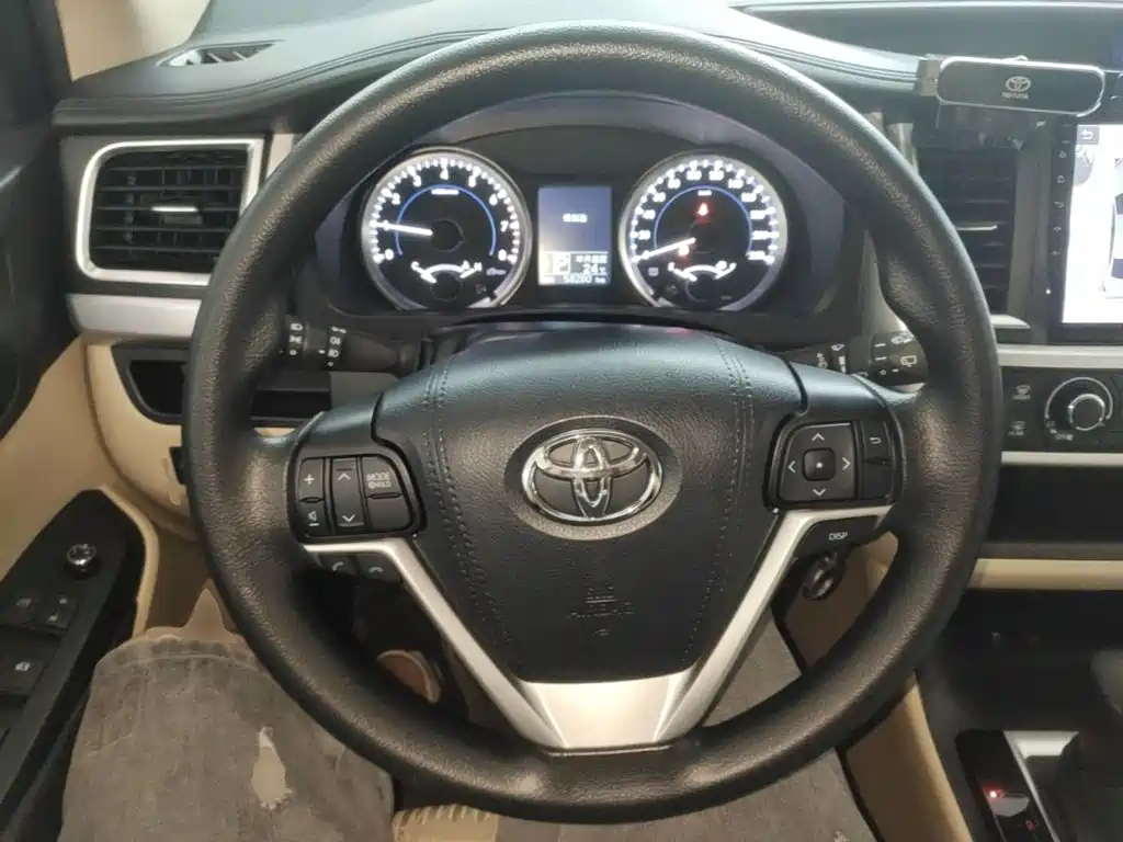 Toyota Highlander 2021 — фото 11
