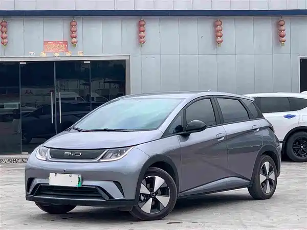 BYD Dolphin 2023