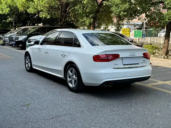 Audi A4L 2014