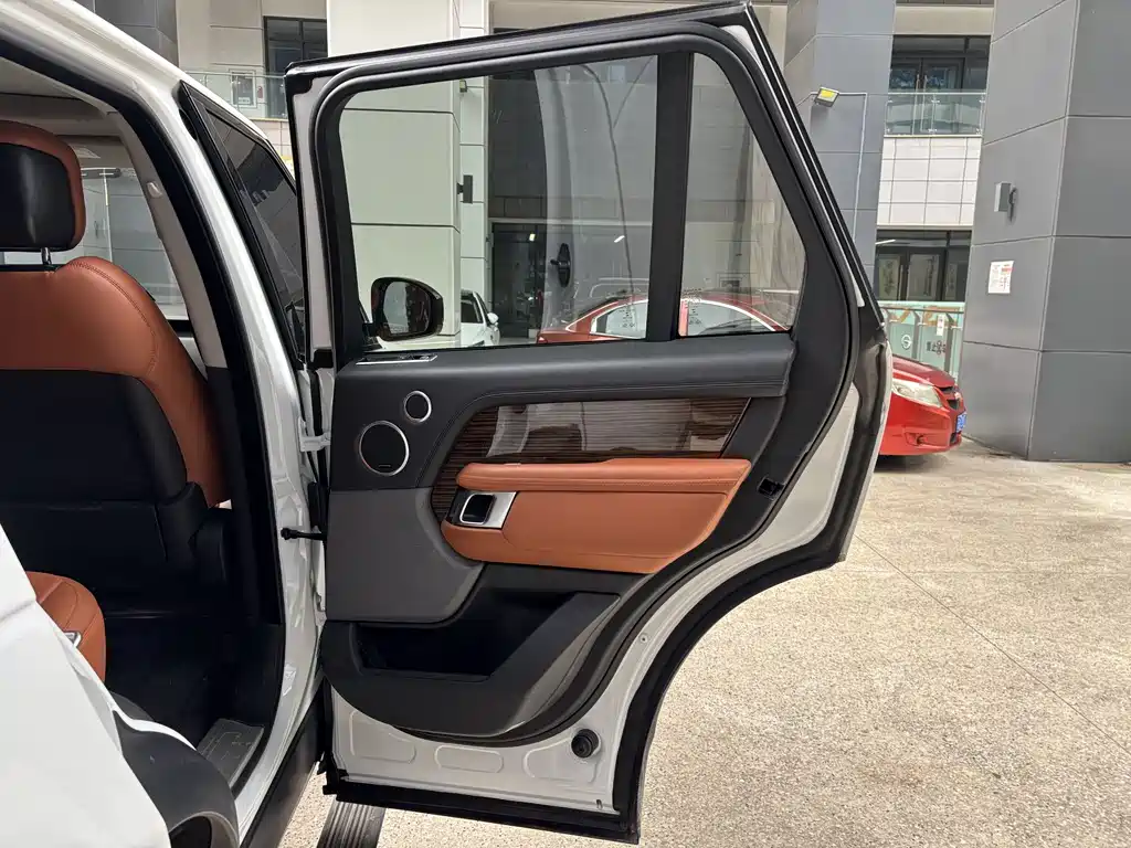 Land Rover Range Rover 2018 — фото 11