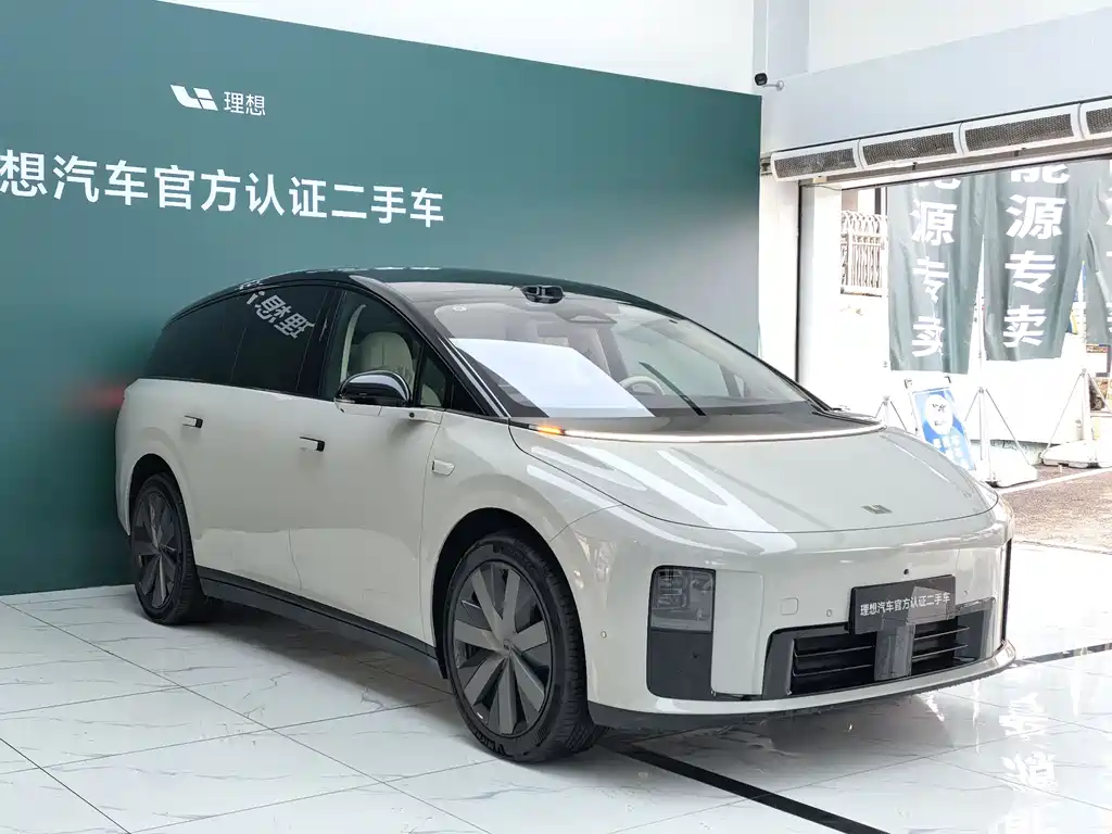 Li Auto i8 2025 — фото 3