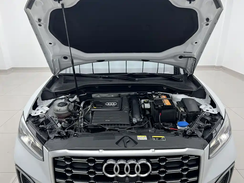 Audi Q2L 2023