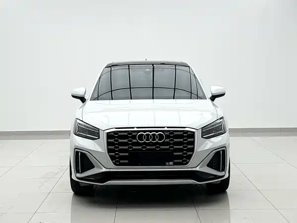 Audi Q2L 2023