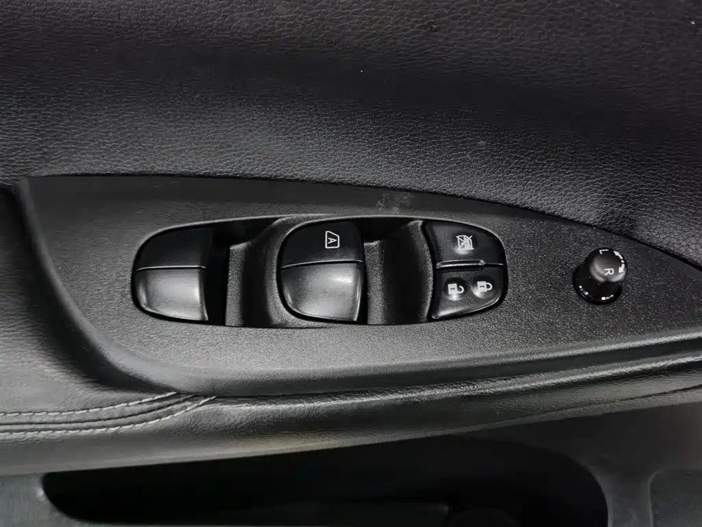 Nissan Tiida 2021 — фото 9