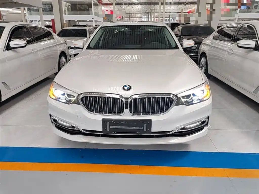BMW 5 Series 2018 — фото 3