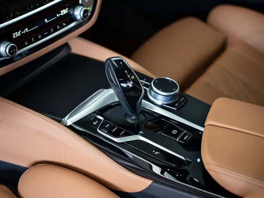 BMW 5 Series 2021 — фото 14